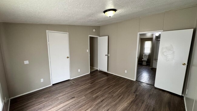 Building Photo - 288 W Brooks Rd
