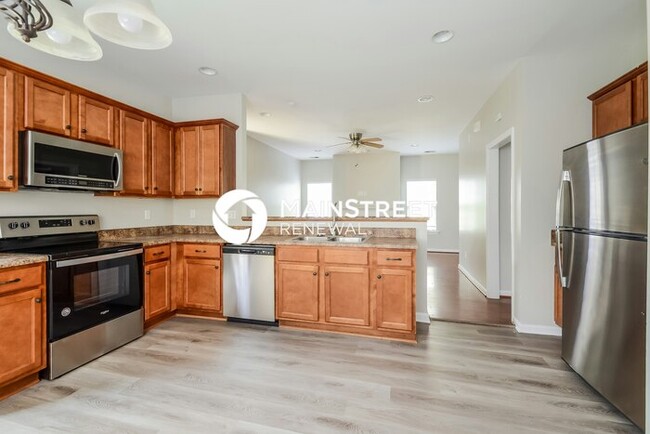Building Photo - 1068 Fairbank Ln