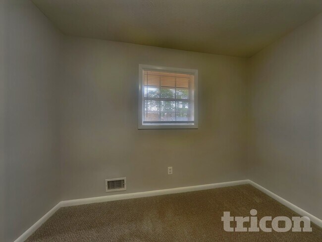 Building Photo - 1382 Peggy Ln NW