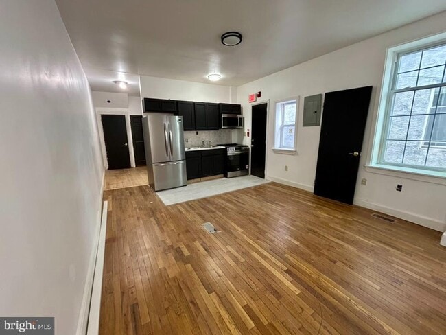 Building Photo - 2823 W Girard Ave
