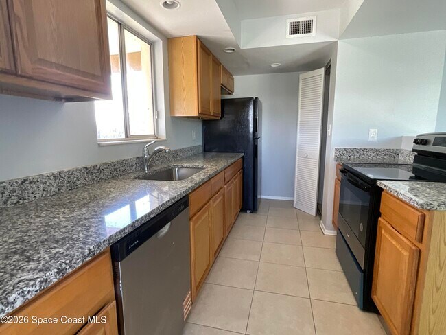 Building Photo - 753 Bianca Dr NE