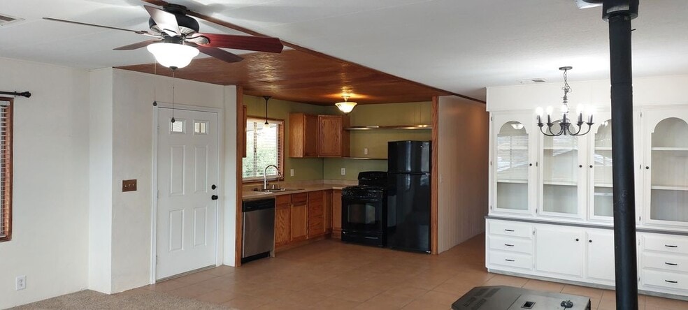 Building Photo - 2324 Bodfish Canyon Rd