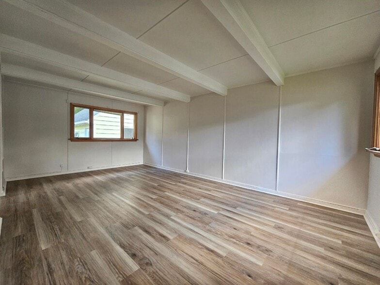 Building Photo - 142 Heberle Rd