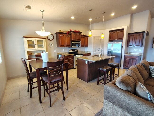 Building Photo - Cozy 3 Bedroom, 2 Bathroom Home in Washington!