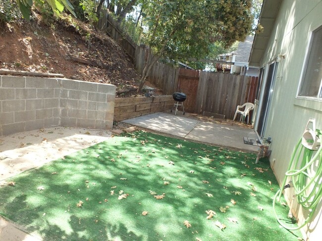Building Photo - Placerville 3/2 home
