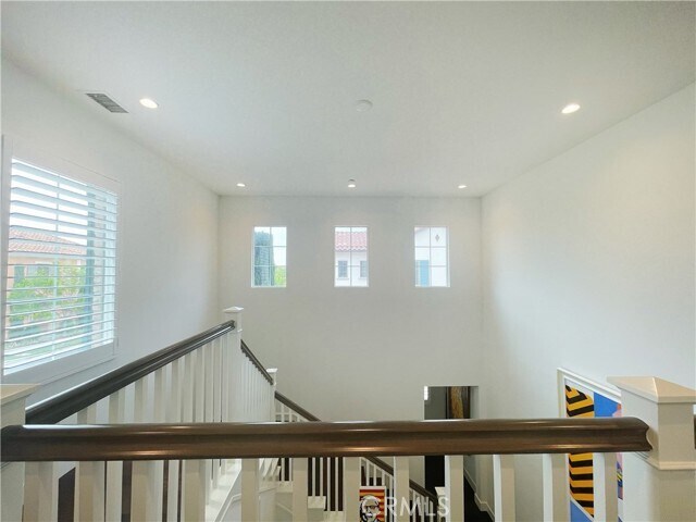 Building Photo - 101 Della