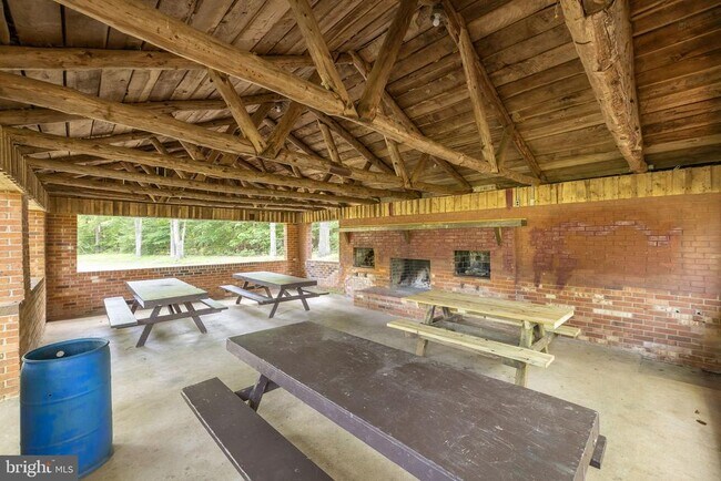 Building Photo - 13410 Wilderness Park Dr