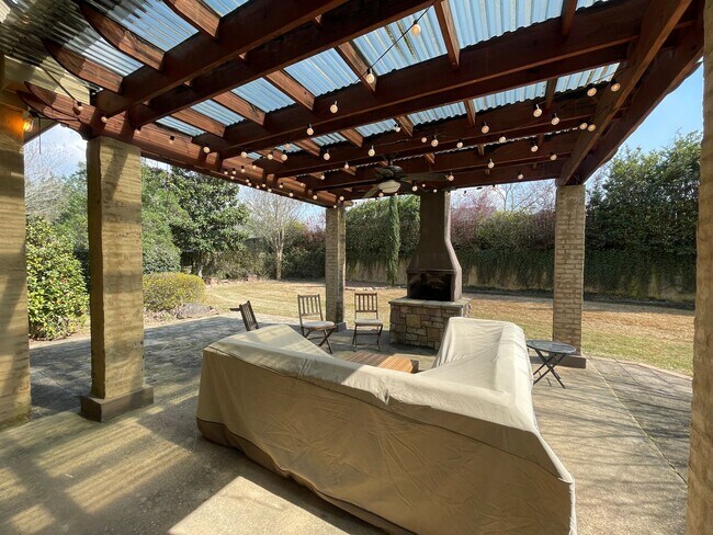 Building Photo - 154 Solamere Ln