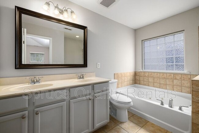 Building Photo - 206 Northlands Dr