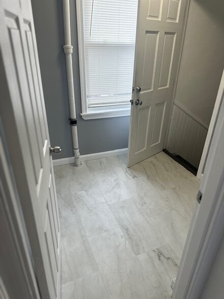 Back entrance - 6 Winthrop St