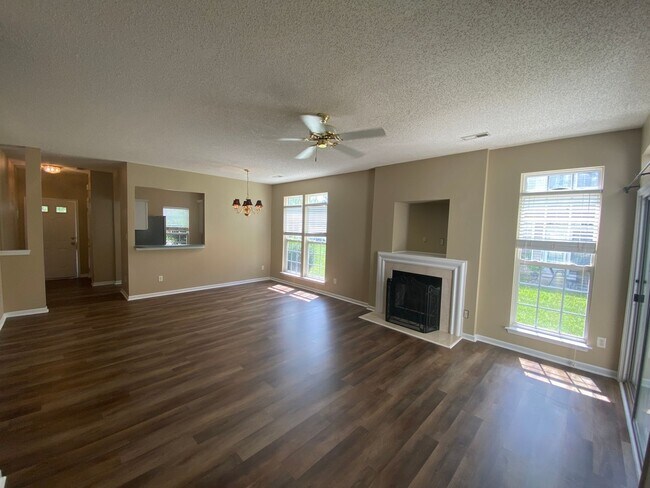 Building Photo - 5422 Waverly Lynn Ln