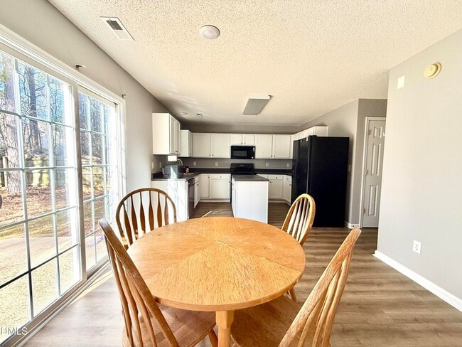 Building Photo - 316 Valley Glen Dr