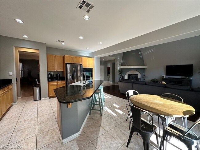 Building Photo - 1211 Martini Dr