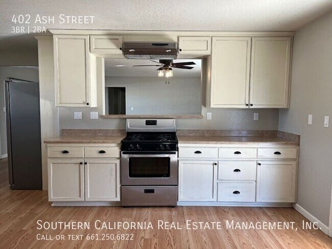 Building Photo - 402 Ash St