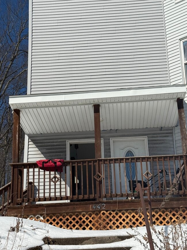 Building Photo - 1442 Main St