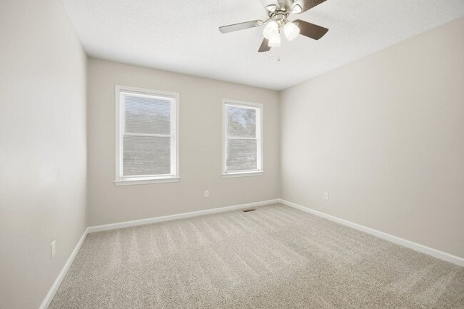 Building Photo - Beautiful Durham 3 Bed Townhome | Minutes from RTP & Southpoint