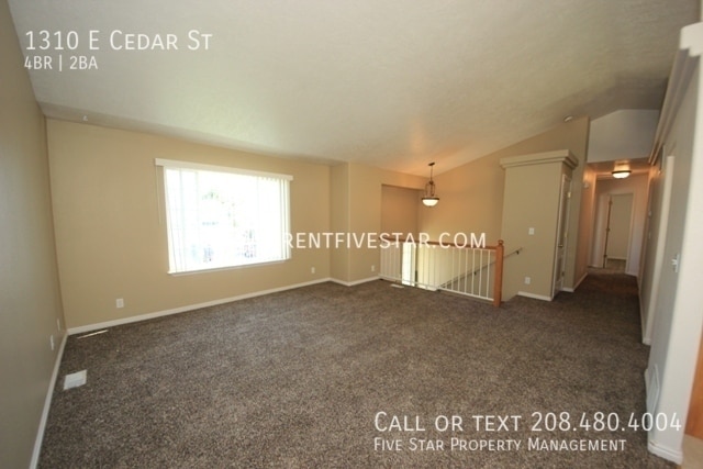 Building Photo - 1310 E Cedar St
