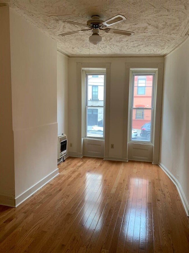 Building Photo - 123 Clinton St