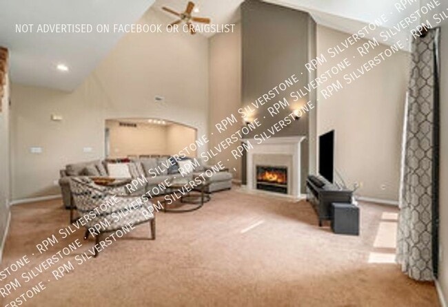 Building Photo - 152 Tiffany-