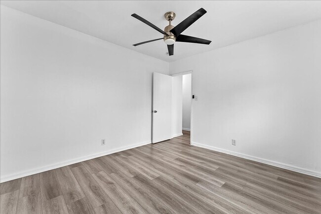 Building Photo - 511 S Verdugo Rd