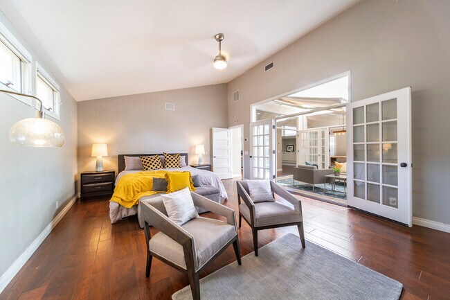 Building Photo - 546 Catalina Dr