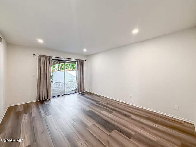 Building Photo - 655 Arroyo Oaks Dr