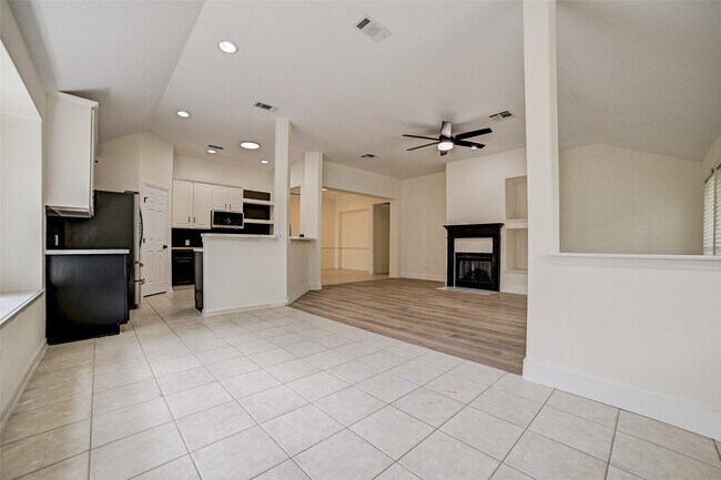 Building Photo - 70 Camber Pine Pl