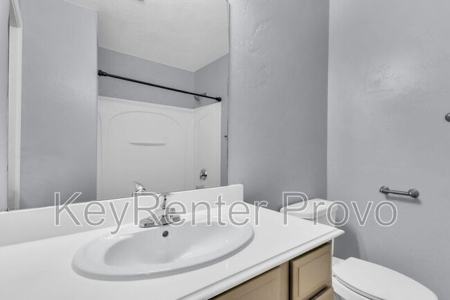 Building Photo - 2004 Churchill Dr