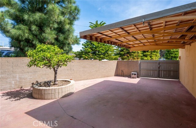 Building Photo - 1935 W 1st St