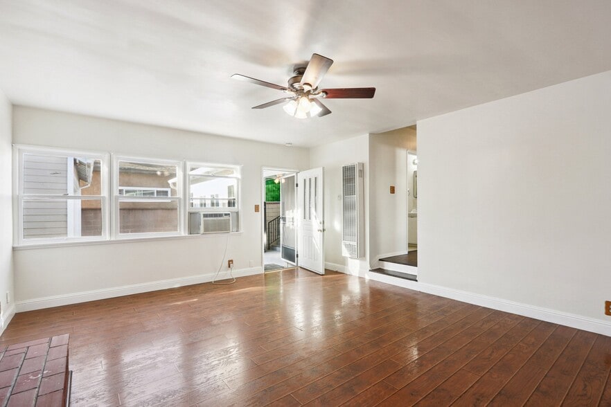 Building Photo - 8426 Alverstone Ave