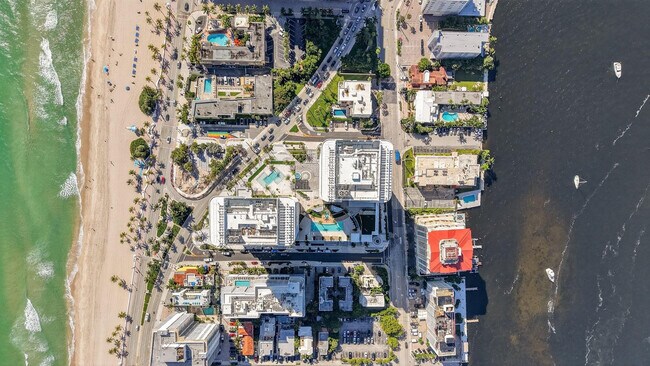 Building Photo - 153 N Seabreeze Blvd