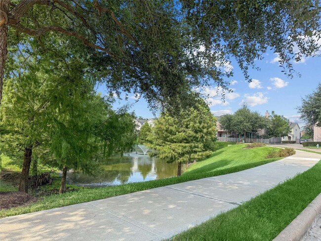 Building Photo - 10046 Hillside Bayou Dr