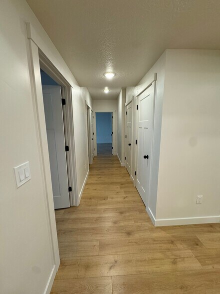 Building Photo - 3082 Lone Pine St