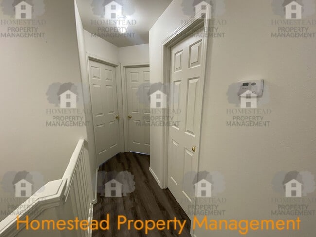 Building Photo - 599