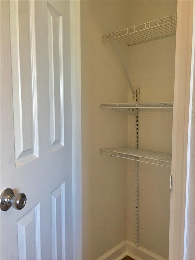 Building Photo - 619 Orton Ave