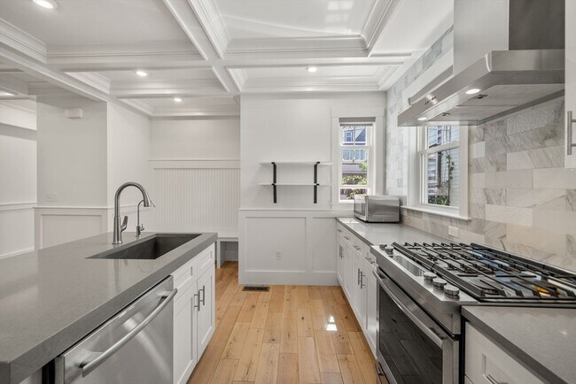 Building Photo - 36 Trull St