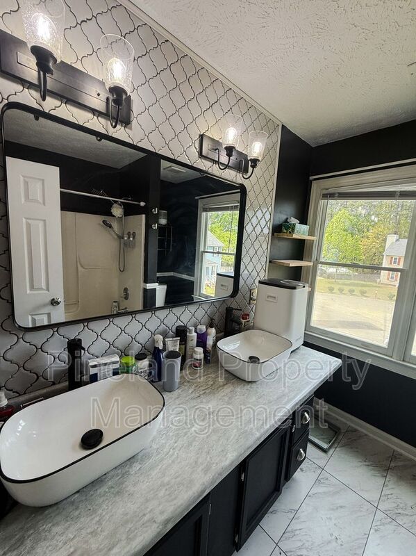 Building Photo - 3446 Sandystone Cir