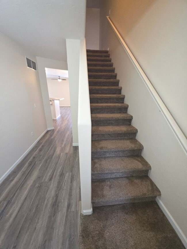 Building Photo - PRIME location Townhome!!