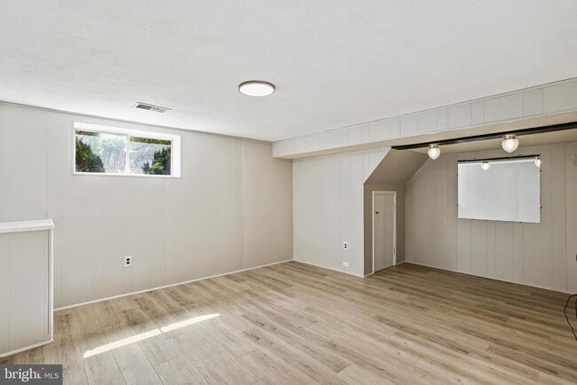Building Photo - 934 Circle Dr
