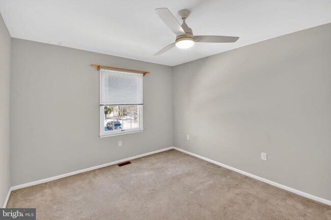 Building Photo - 74 Castleton Rd