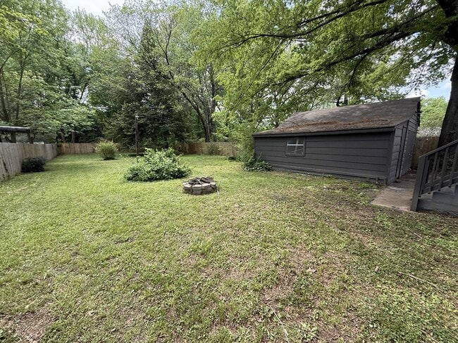 Building Photo - 3739 Rhea Ave