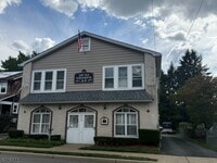 Building Photo - 319 Lathrop Ave