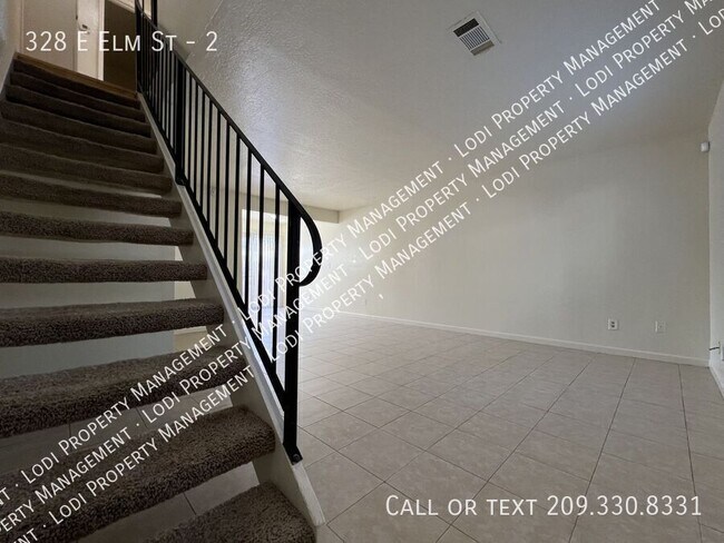 Building Photo - 328 E Elm St