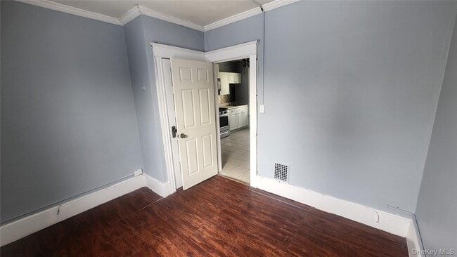 Building Photo - 107 Smith St