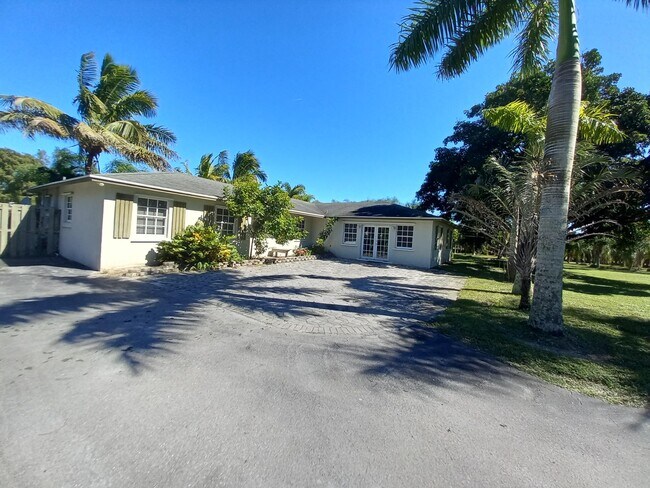 Building Photo - 16627 Deer Path Ln