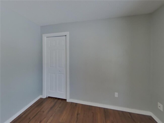 Building Photo - 8641 Emerson Ave N