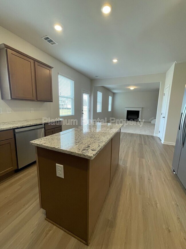 Building Photo - 74 Hampton Rdge Wy