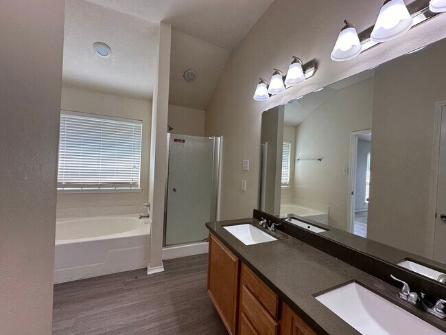 Building Photo - 7110 Creekstone