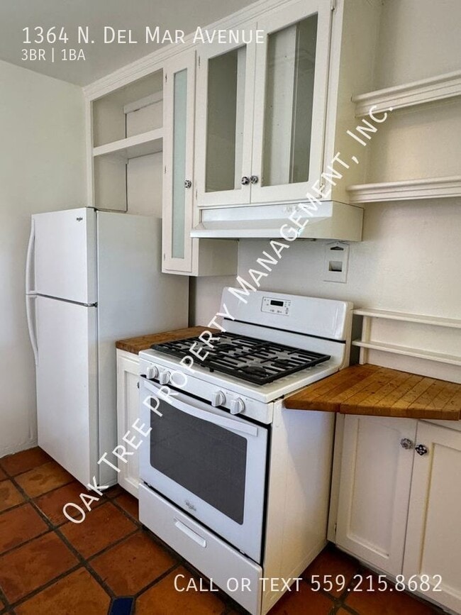 Building Photo - 1364 N Del Mar Ave