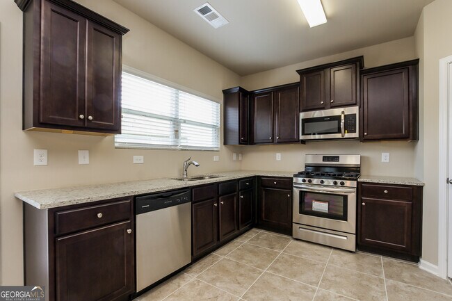 Building Photo - 118 Bradford Ct